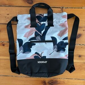 NWOT Vooray Flex Cinch Backpack • Fun Floral Pattern